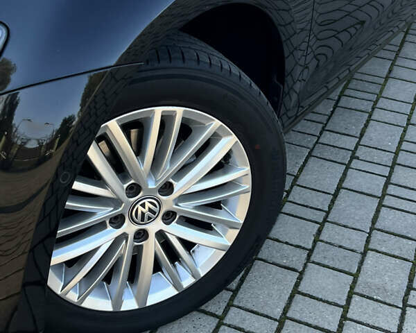 Черный Фольксваген Гольф, объемом двигателя 1.6 л и пробегом 230 тыс. км за 11800 $, фото 42 на Automoto.ua