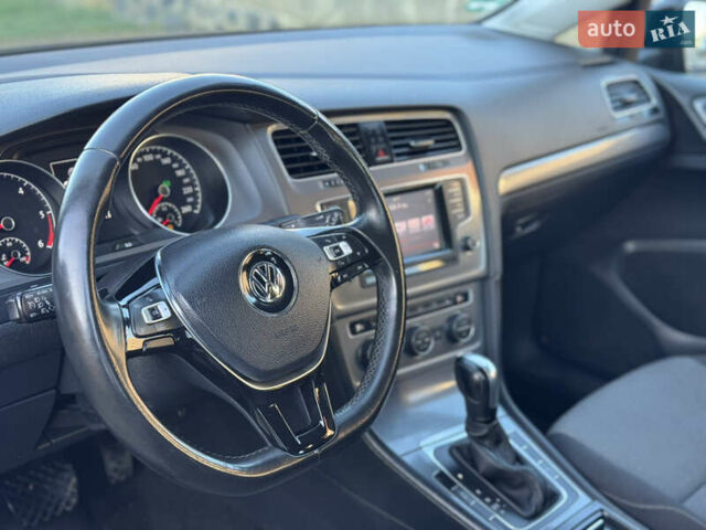 Черный Фольксваген Гольф, объемом двигателя 1.6 л и пробегом 218 тыс. км за 10900 $, фото 2 на Automoto.ua
