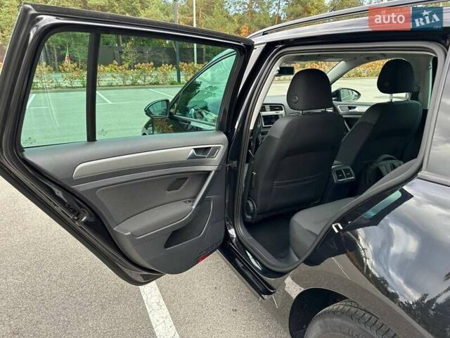 Черный Фольксваген Гольф, объемом двигателя 1.6 л и пробегом 240 тыс. км за 10800 $, фото 16 на Automoto.ua