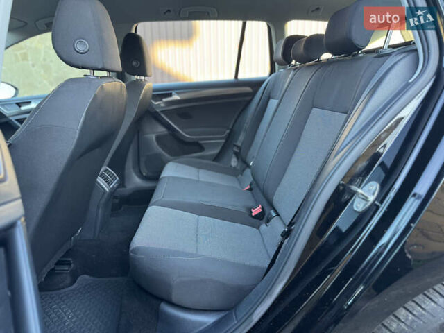 Черный Фольксваген Гольф, объемом двигателя 1.6 л и пробегом 218 тыс. км за 10900 $, фото 30 на Automoto.ua