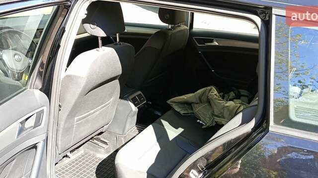 Черный Фольксваген Гольф, объемом двигателя 1.6 л и пробегом 178 тыс. км за 13850 $, фото 9 на Automoto.ua