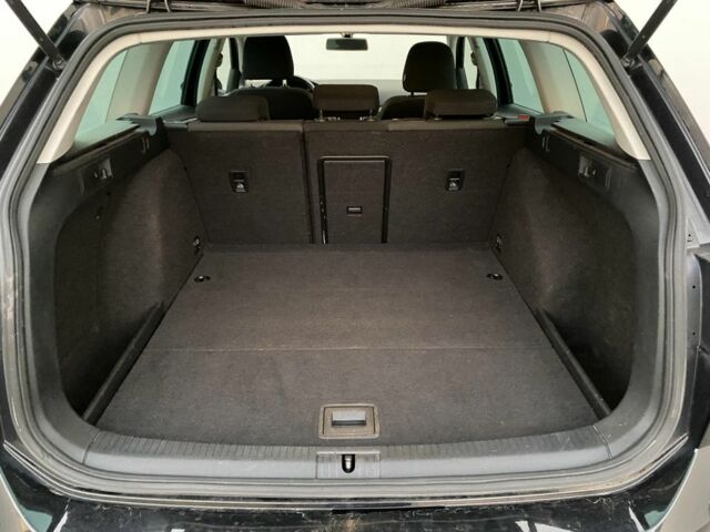 Черный Фольксваген Гольф, объемом двигателя 1.2 л и пробегом 210 тыс. км за 7500 $, фото 2 на Automoto.ua