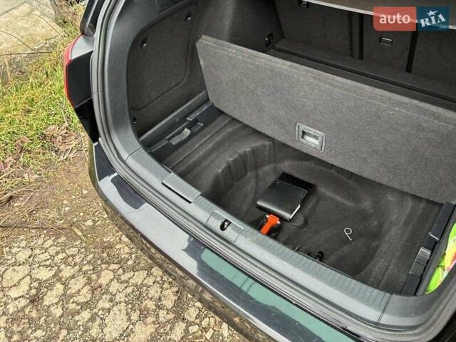 Черный Фольксваген Гольф, объемом двигателя 1.4 л и пробегом 245 тыс. км за 10800 $, фото 28 на Automoto.ua