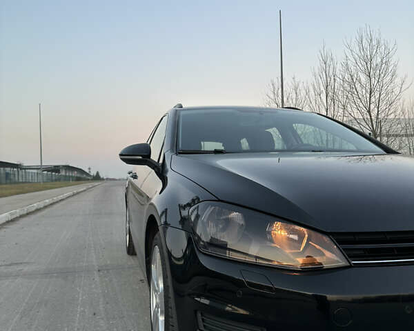 Черный Фольксваген Гольф, объемом двигателя 1.6 л и пробегом 266 тыс. км за 10300 $, фото 12 на Automoto.ua