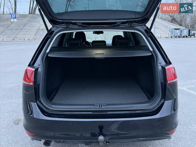 Черный Фольксваген Гольф, объемом двигателя 1.6 л и пробегом 284 тыс. км за 10800 $, фото 17 на Automoto.ua