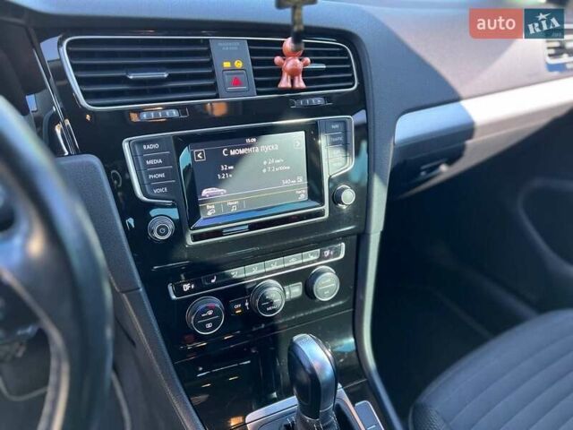 Черный Фольксваген Гольф, объемом двигателя 1.6 л и пробегом 229 тыс. км за 11199 $, фото 15 на Automoto.ua