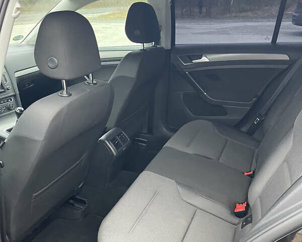 Чорний Фольксваген Гольф, об'ємом двигуна 1.6 л та пробігом 263 тис. км за 10600 $, фото 17 на Automoto.ua