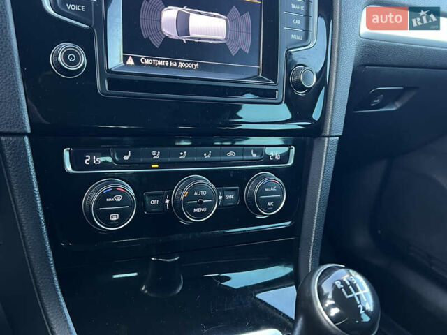 Черный Фольксваген Гольф, объемом двигателя 1.6 л и пробегом 230 тыс. км за 11800 $, фото 68 на Automoto.ua