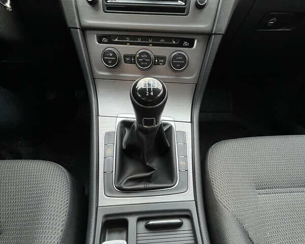 Чорний Фольксваген Гольф, об'ємом двигуна 1.6 л та пробігом 280 тис. км за 9500 $, фото 10 на Automoto.ua