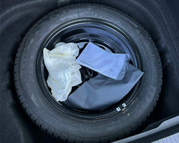 Черный Фольксваген Гольф, объемом двигателя 1.6 л и пробегом 230 тыс. км за 11800 $, фото 59 на Automoto.ua