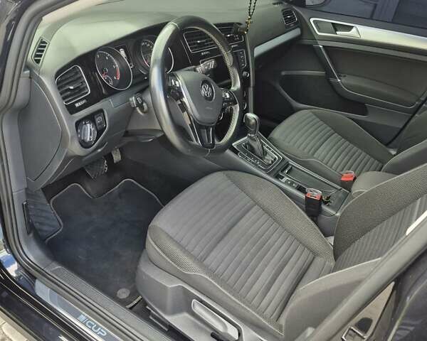 Черный Фольксваген Гольф, объемом двигателя 1.6 л и пробегом 229 тыс. км за 11199 $, фото 22 на Automoto.ua