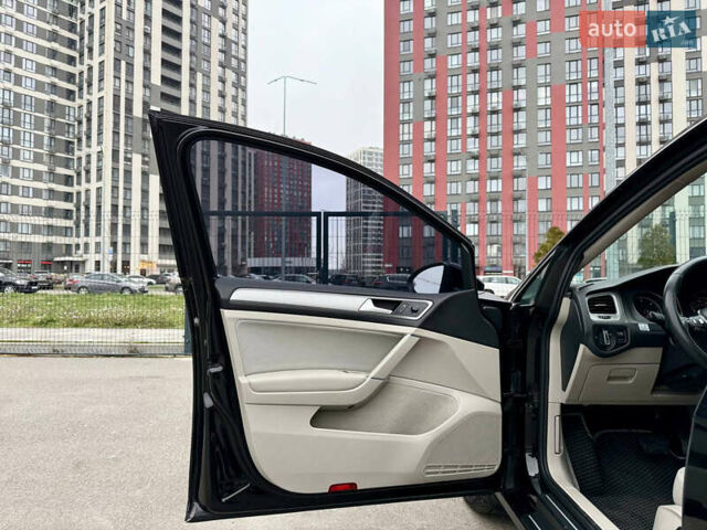 Черный Фольксваген Гольф, объемом двигателя 2 л и пробегом 220 тыс. км за 9950 $, фото 14 на Automoto.ua