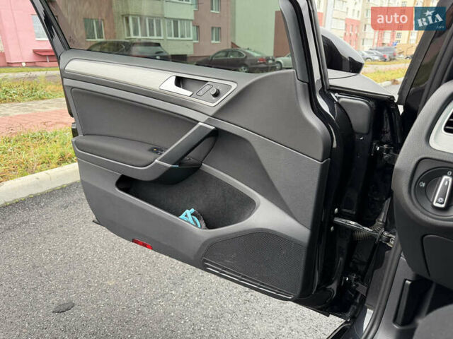 Черный Фольксваген Гольф, объемом двигателя 2 л и пробегом 159 тыс. км за 12999 $, фото 47 на Automoto.ua