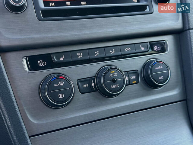 Черный Фольксваген Гольф, объемом двигателя 2 л и пробегом 248 тыс. км за 11999 $, фото 57 на Automoto.ua