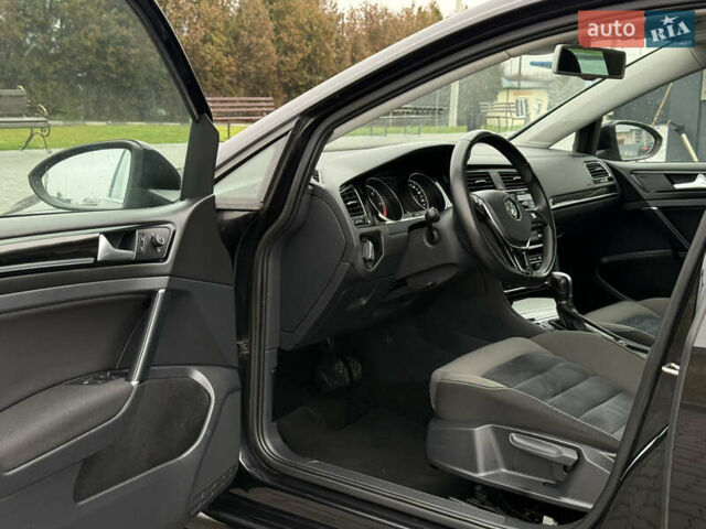 Черный Фольксваген Гольф, объемом двигателя 2 л и пробегом 242 тыс. км за 13290 $, фото 54 на Automoto.ua