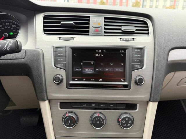 Черный Фольксваген Гольф, объемом двигателя 2 л и пробегом 220 тыс. км за 9950 $, фото 14 на Automoto.ua