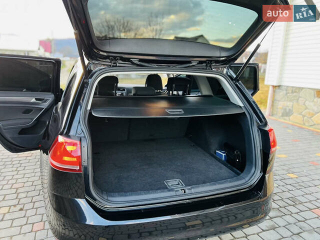 Черный Фольксваген Гольф, объемом двигателя 1.6 л и пробегом 260 тыс. км за 9300 $, фото 14 на Automoto.ua