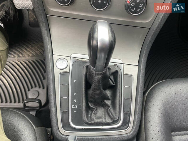 Черный Фольксваген Гольф, объемом двигателя 1.8 л и пробегом 179 тыс. км за 11200 $, фото 19 на Automoto.ua