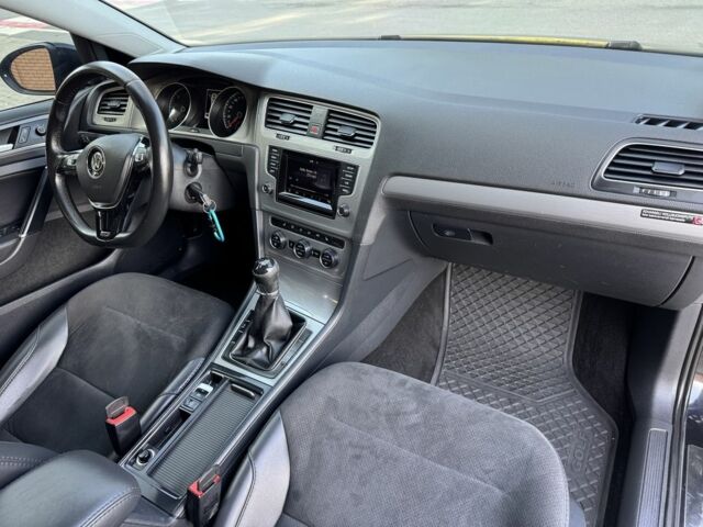 Черный Фольксваген Гольф, объемом двигателя 1.6 л и пробегом 220 тыс. км за 8800 $, фото 10 на Automoto.ua