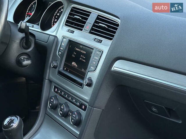 Черный Фольксваген Гольф, объемом двигателя 2 л и пробегом 248 тыс. км за 11999 $, фото 87 на Automoto.ua