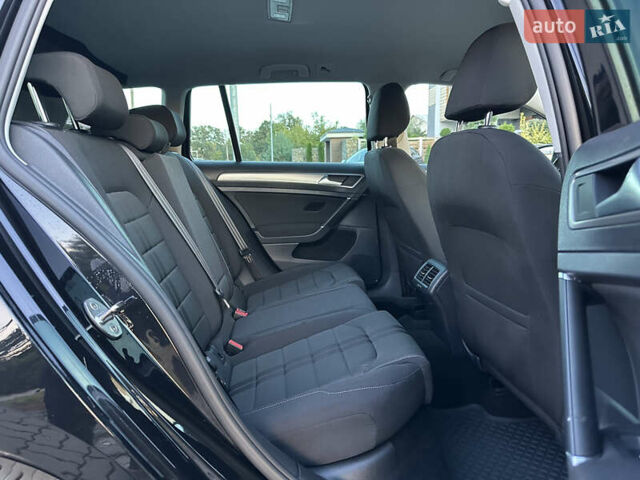 Черный Фольксваген Гольф, объемом двигателя 2 л и пробегом 248 тыс. км за 11999 $, фото 76 на Automoto.ua