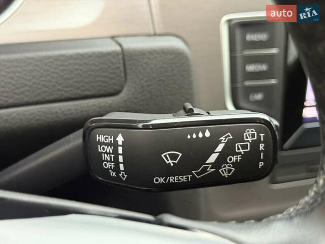 Черный Фольксваген Гольф, объемом двигателя 2 л и пробегом 159 тыс. км за 12999 $, фото 30 на Automoto.ua