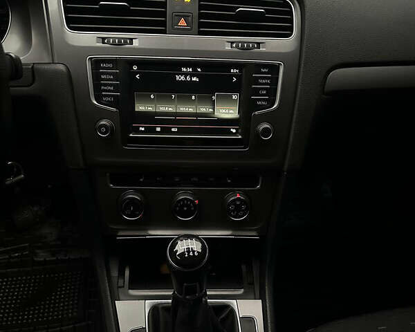 Черный Фольксваген Гольф, объемом двигателя 1.6 л и пробегом 285 тыс. км за 10350 $, фото 17 на Automoto.ua