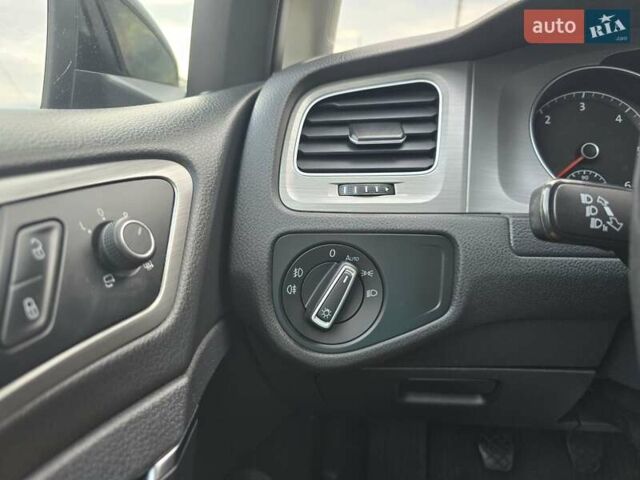 Черный Фольксваген Гольф, объемом двигателя 1.97 л и пробегом 237 тыс. км за 12950 $, фото 22 на Automoto.ua