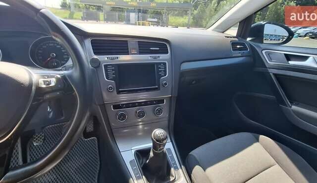 Черный Фольксваген Гольф, объемом двигателя 1.6 л и пробегом 275 тыс. км за 9700 $, фото 10 на Automoto.ua