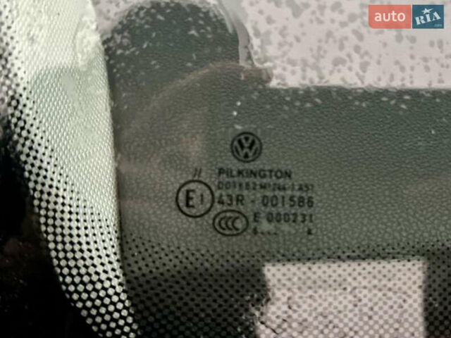 Черный Фольксваген Гольф, объемом двигателя 1.6 л и пробегом 285 тыс. км за 10350 $, фото 34 на Automoto.ua