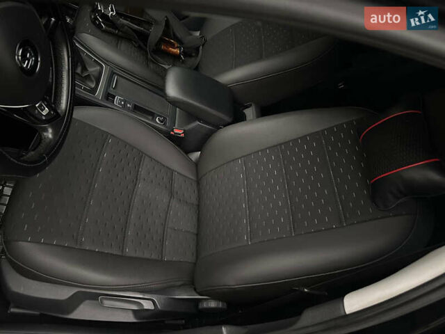 Черный Фольксваген Гольф, объемом двигателя 1.6 л и пробегом 285 тыс. км за 10350 $, фото 35 на Automoto.ua