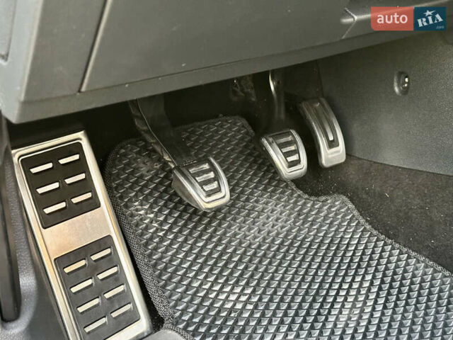 Черный Фольксваген Гольф, объемом двигателя 1.6 л и пробегом 223 тыс. км за 11900 $, фото 47 на Automoto.ua