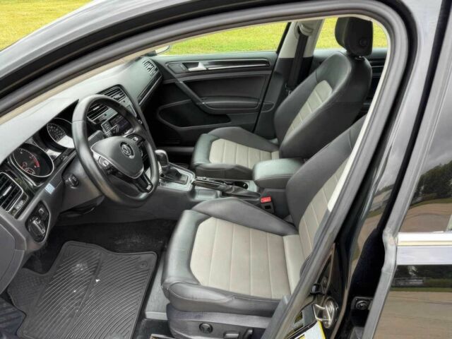 Черный Фольксваген Гольф, объемом двигателя 2 л и пробегом 75 тыс. км за 2400 $, фото 8 на Automoto.ua