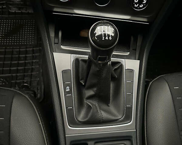 Черный Фольксваген Гольф, объемом двигателя 1.6 л и пробегом 285 тыс. км за 10350 $, фото 20 на Automoto.ua