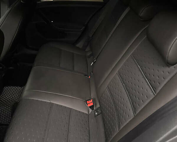 Черный Фольксваген Гольф, объемом двигателя 1.6 л и пробегом 285 тыс. км за 10350 $, фото 24 на Automoto.ua