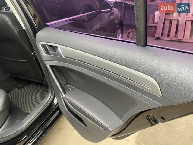 Черный Фольксваген Гольф, объемом двигателя 1.8 л и пробегом 179 тыс. км за 11200 $, фото 33 на Automoto.ua