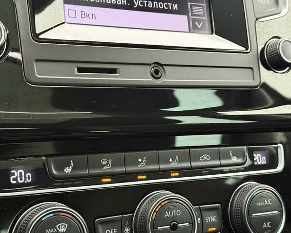 Черный Фольксваген Гольф, объемом двигателя 2 л и пробегом 242 тыс. км за 13290 $, фото 63 на Automoto.ua