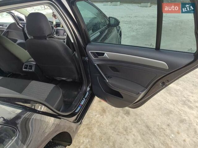 Чорний Фольксваген Гольф, об'ємом двигуна 1.6 л та пробігом 219 тис. км за 10500 $, фото 3 на Automoto.ua