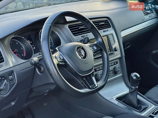 Черный Фольксваген Гольф, объемом двигателя 2 л и пробегом 248 тыс. км за 11999 $, фото 49 на Automoto.ua
