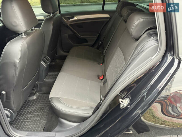 Черный Фольксваген Гольф, объемом двигателя 2 л и пробегом 159 тыс. км за 12999 $, фото 52 на Automoto.ua