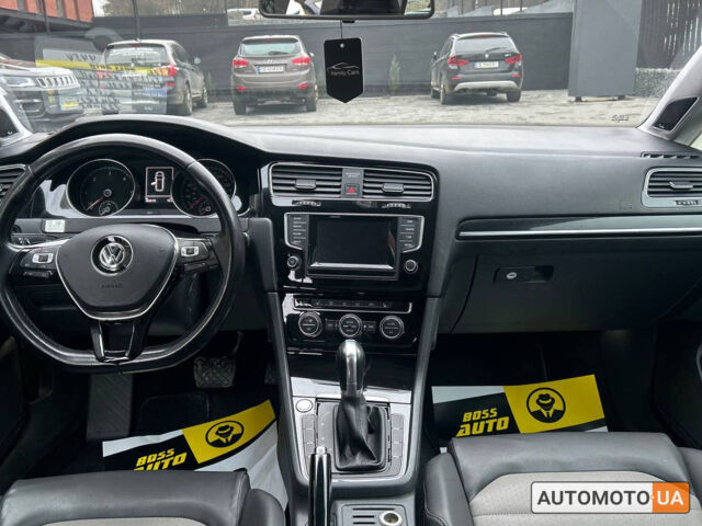 Черный Фольксваген Гольф, объемом двигателя 2 л и пробегом 212 тыс. км за 12200 $, фото 11 на Automoto.ua