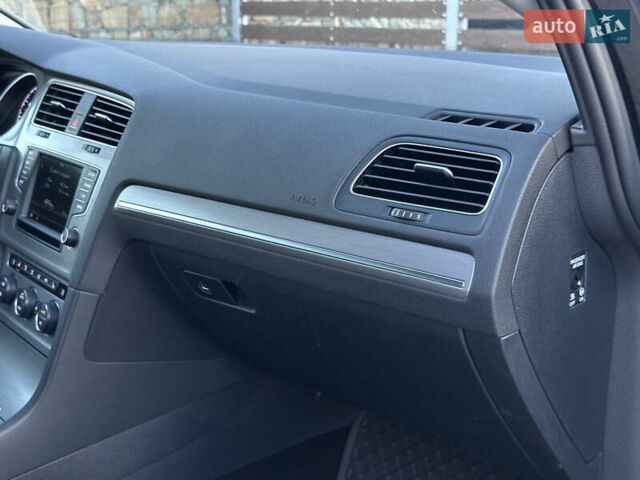 Черный Фольксваген Гольф, объемом двигателя 2 л и пробегом 248 тыс. км за 11999 $, фото 89 на Automoto.ua