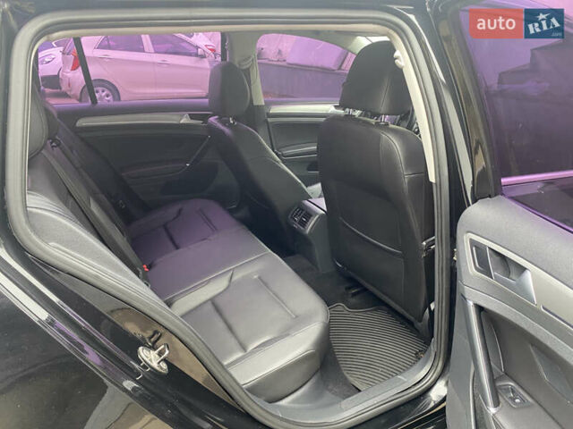 Черный Фольксваген Гольф, объемом двигателя 1.8 л и пробегом 179 тыс. км за 11200 $, фото 34 на Automoto.ua