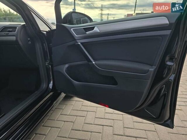 Черный Фольксваген Гольф, объемом двигателя 1.97 л и пробегом 237 тыс. км за 12950 $, фото 13 на Automoto.ua