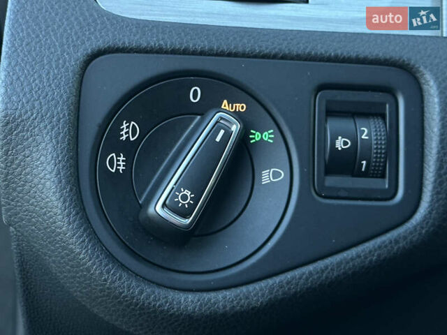 Черный Фольксваген Гольф, объемом двигателя 2 л и пробегом 248 тыс. км за 11999 $, фото 48 на Automoto.ua