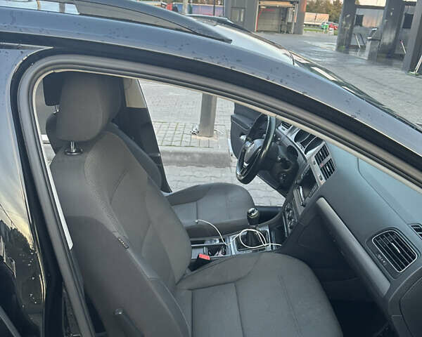 Черный Фольксваген Гольф, объемом двигателя 1.4 л и пробегом 338 тыс. км за 8300 $, фото 7 на Automoto.ua