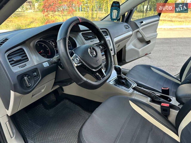 Черный Фольксваген Гольф, объемом двигателя 1.97 л и пробегом 96 тыс. км за 12699 $, фото 13 на Automoto.ua