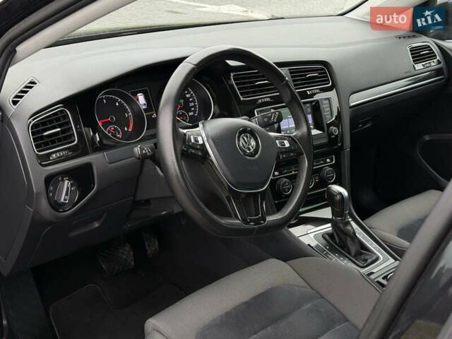 Черный Фольксваген Гольф, объемом двигателя 2 л и пробегом 242 тыс. км за 13290 $, фото 50 на Automoto.ua