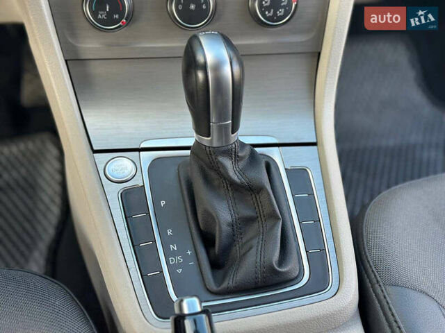 Черный Фольксваген Гольф, объемом двигателя 1.97 л и пробегом 96 тыс. км за 12699 $, фото 22 на Automoto.ua