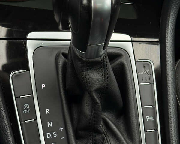 Черный Фольксваген Гольф, объемом двигателя 2 л и пробегом 242 тыс. км за 13290 $, фото 62 на Automoto.ua